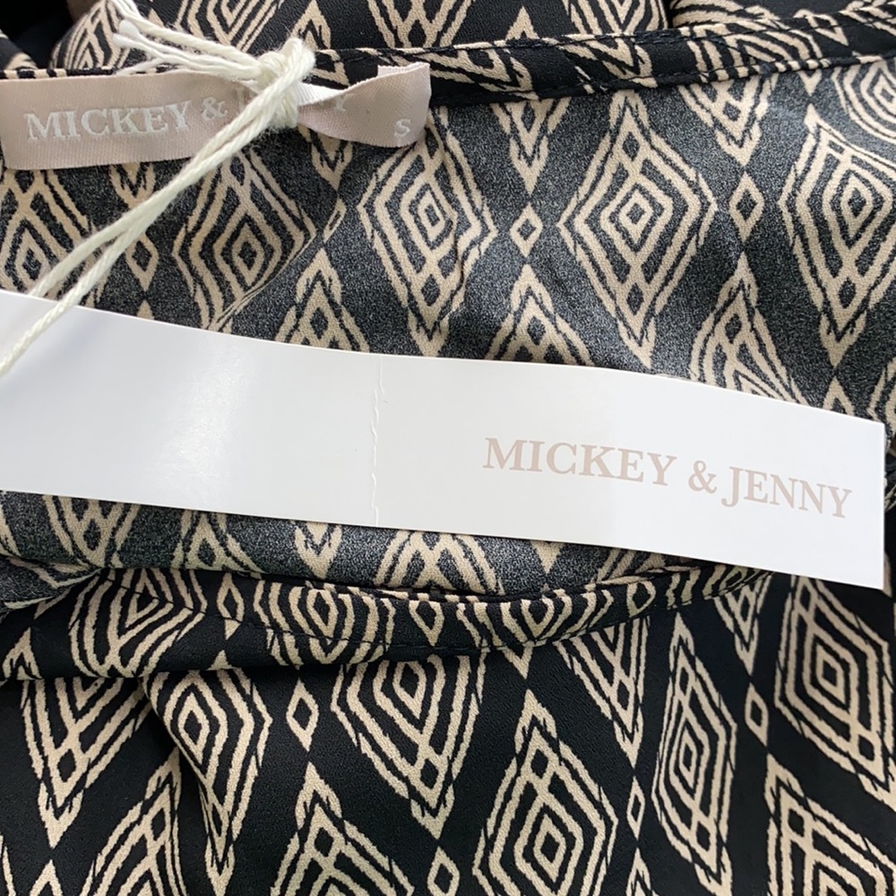 Adorable Patterned Dress - Picture 9 of 10